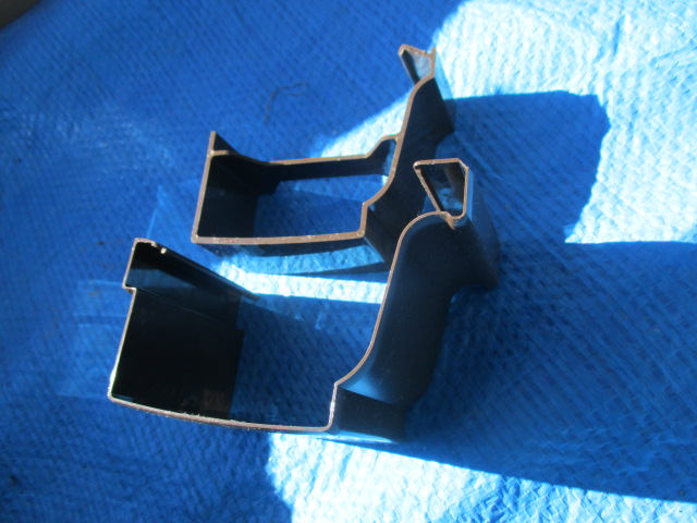 軒樋繋ぎ手です