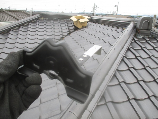 今回取り付ける雪止めです