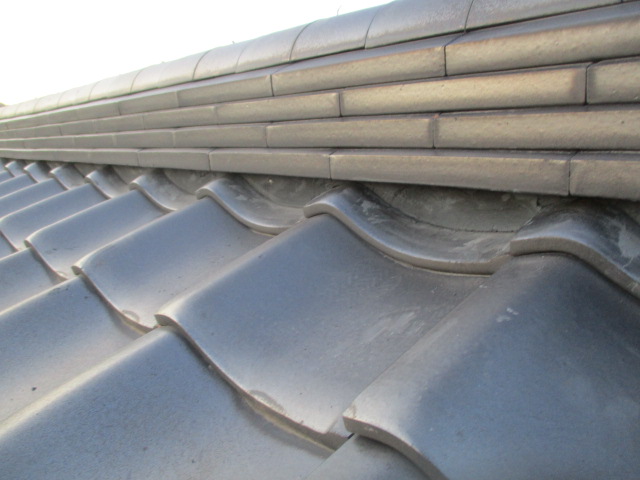 大屋根の漆喰工事が終了しました