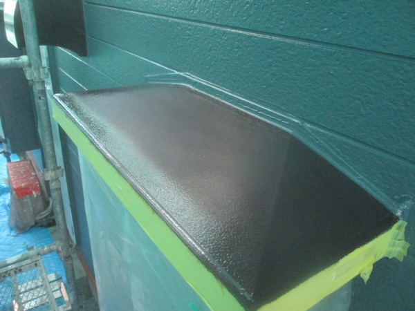 霧よけの中塗り終了です