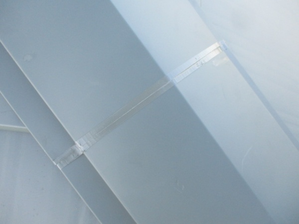 板金繋ぎ目のシーリングが終了しました