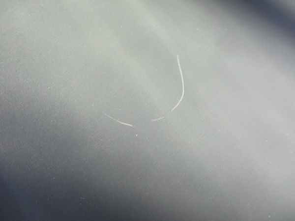ルーフに付いた小さな傷です
