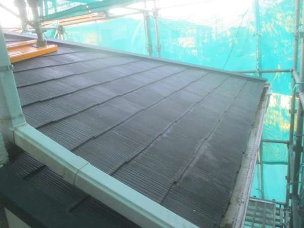 コロニアル屋根の洗浄が終了しました