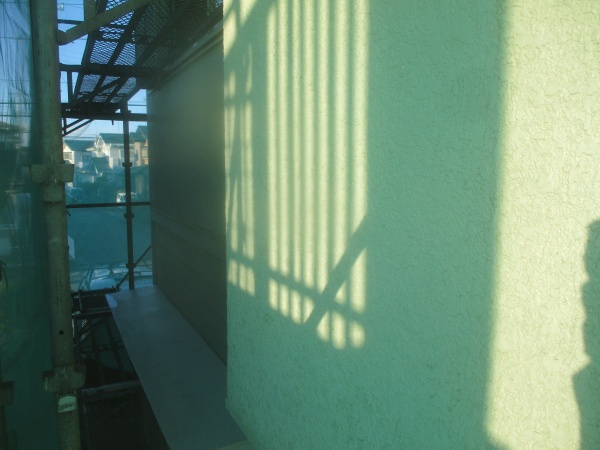 スタッコ仕上の部分の洗浄終了です