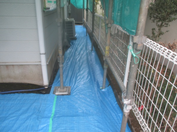 犬走の養生が終了です