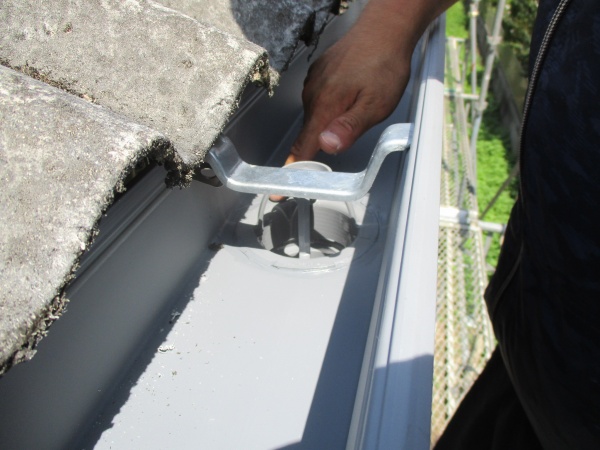 ドレンの取り付け中です