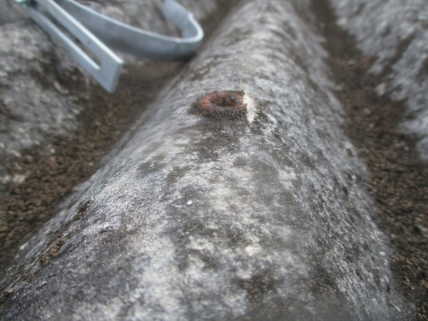 軒樋金具を撤去しました