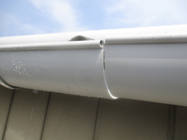 軒樋を取りけました