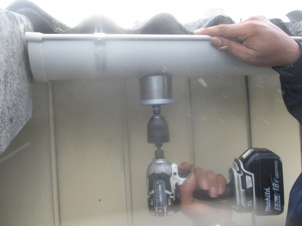 排水穴を開けました