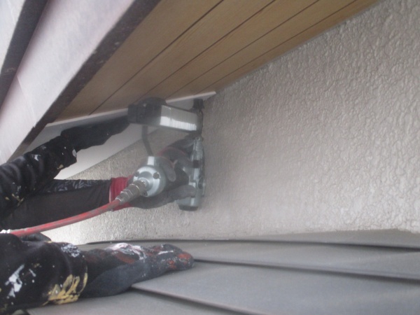 フィニッシュネイルで固定していきます。