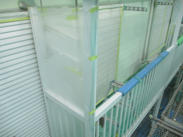 ベランダの養生終了です