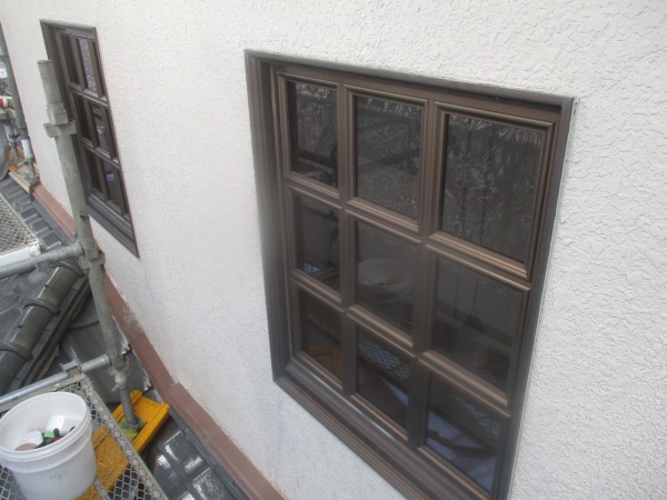 養生前の窓の状態です