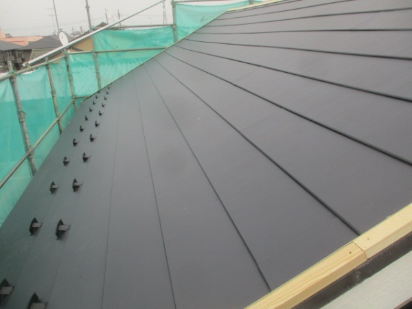 ルーフ貼り付け終了面です