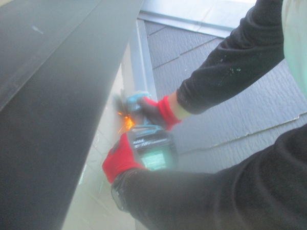 壁水切りの撤去中です