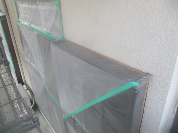 １階掃き出し窓の養生が終了しました