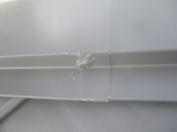 釘頭のシーリング終了です