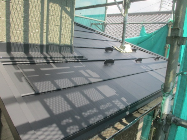 下屋根の完工です