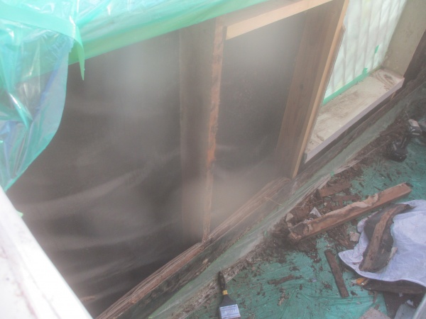 サイディング下地の解体補修中です