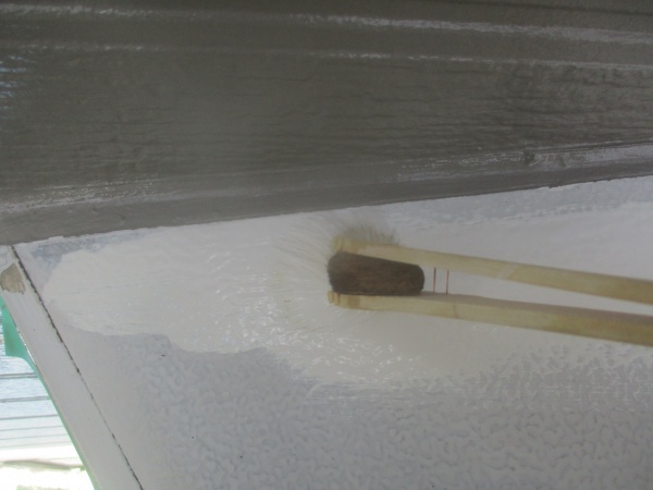 出窓天板の中塗り中です