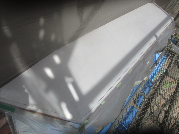 出窓天板の中塗り終了です