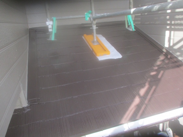 スレート屋根の上塗り終了です