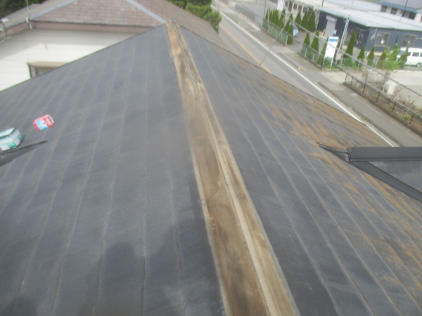 棟板金を取り外しました