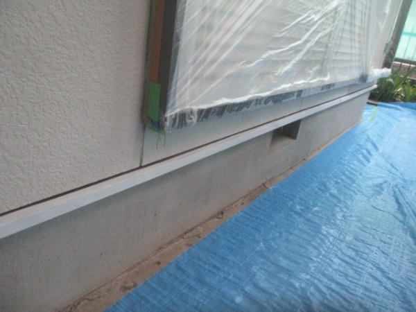 土台水切りの錆止め終了です