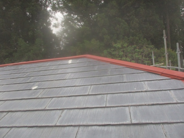 屋根板金部の錆止め塗装終了です