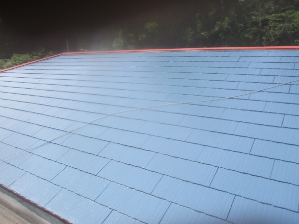 屋根の中塗りが終了しました