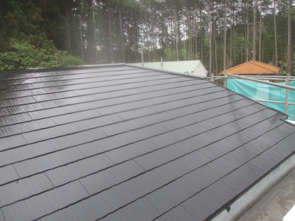 スレート屋根部の上塗り終了です