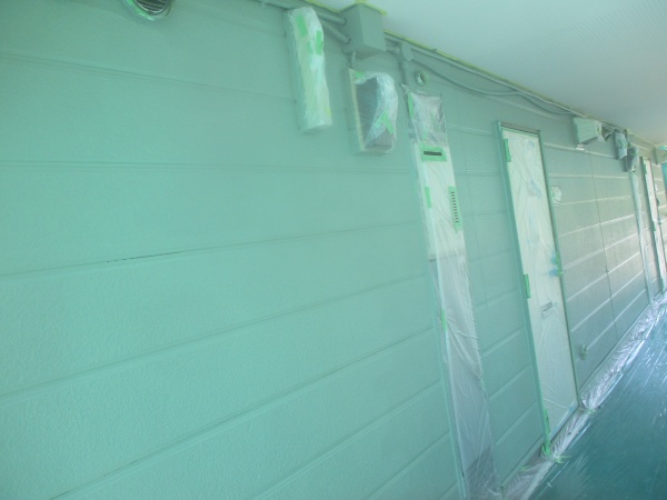 ２階の外壁上塗りが終了しました