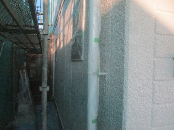 １階部分の中塗り終了です