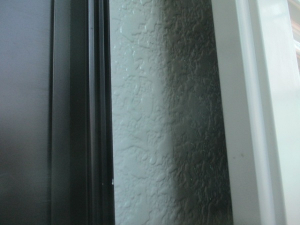 雨戸裏の塗装が終了しました