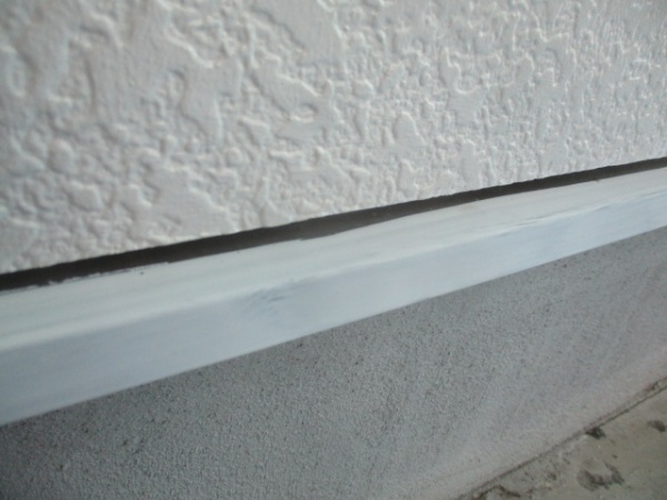 中塗り前の土台水切りです