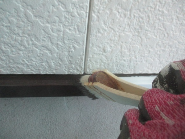 中塗り中の土台水切りです