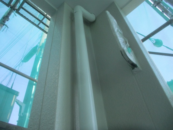 雨樋１回目の塗装が終了しました