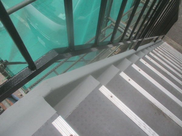 防水塗装のトップコート２回目終了です