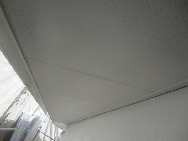 軒天上塗り終了です