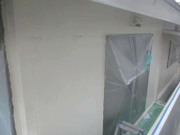 外壁中塗り終了です