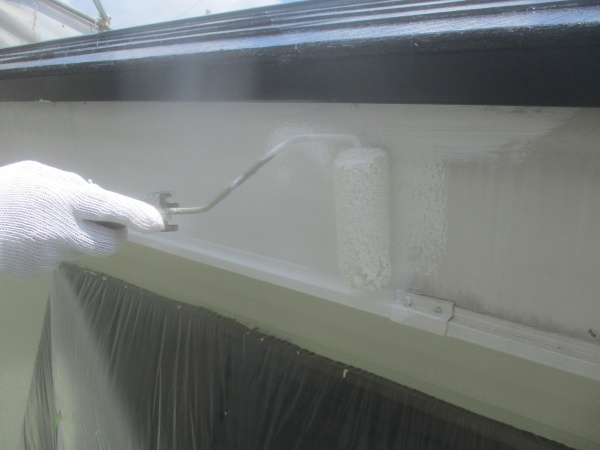 破風板の中塗り中です