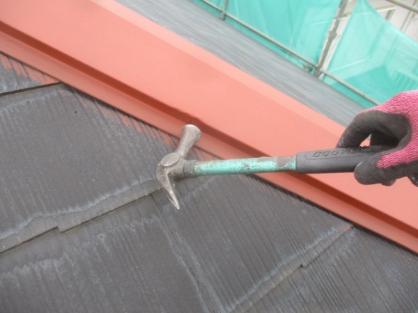 板金の釘締め中です