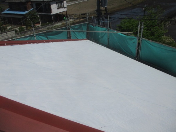 下塗りシーラーのローラー塗装終了です