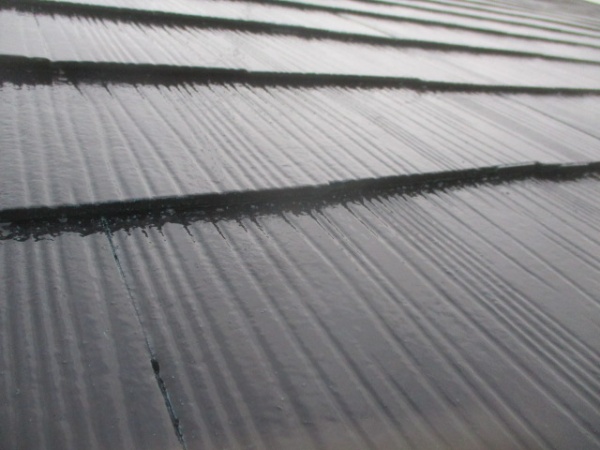 屋根中塗りの仕上がりです