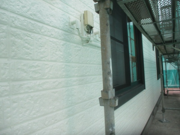 １階外壁の完工です