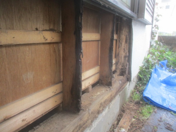 崩壊した外壁を撤去しました