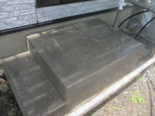 土間洗浄中です