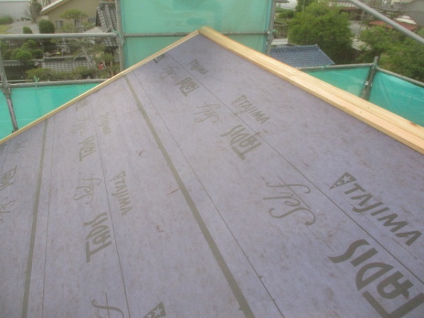 棟木の取り付け終了です