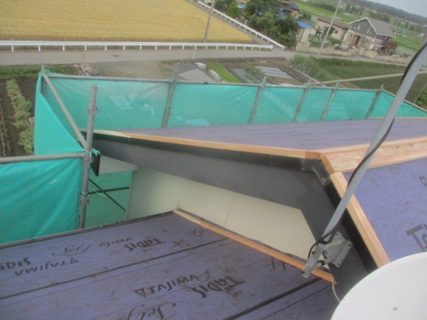 棟木の取り付け終了です