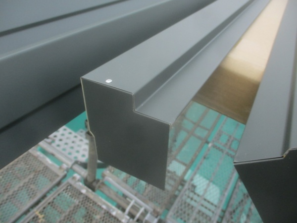 ケラバキャップを取り付けました