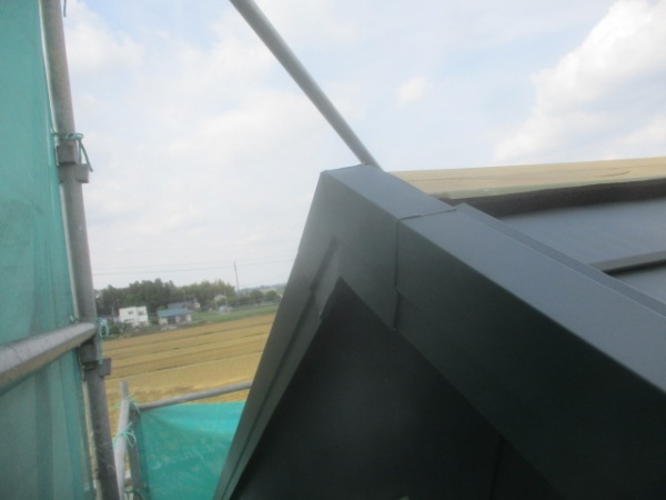 ケラバ包みの取り付け終了です